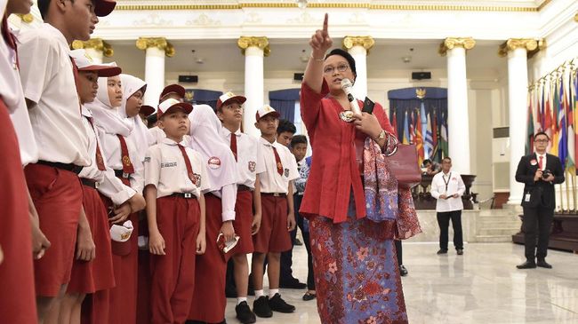 Tahun ajaran baru akan segera dimulai. Anak beserta orang tua dituntut untuk dapat memilih sistem pendidikan beserta sekolah yang tepat, termasuk SD dan SMP.