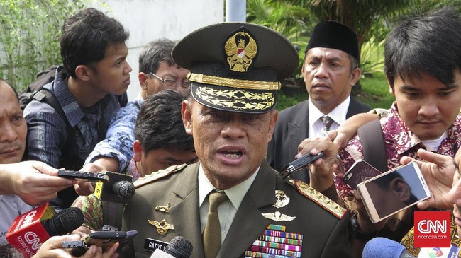 Serda WS, prajurit TNI pemukul anggota Polantas di Pekanbaru sedang menjalani terapi di Rumah Sakit Jiwa. Dia juga stres karena lama tidak naik pangkat.