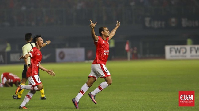 Persija Jakarta meraih kemenangan kandang pertama musim ini di Liga 1 setelah mengalahkan Arema dengan skor 2-0 di Stadion Patriot, Bekasi, Jumat (2/6) malam.