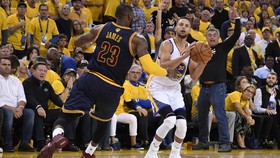 Warriors Rebut Gim Pertama Final NBA 2017