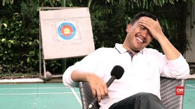 Menpora Bicara Potong Kumis dan Trauma Berenang