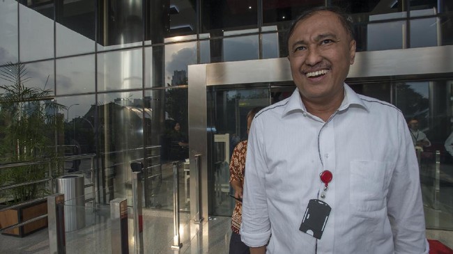 KPK mengeksekusi terpidana kasus korupsi proyek e-KTP Markus Nari ke Lapas Sukamiskin. Ia divonis 8 tahun penjara.