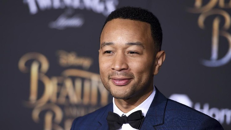 Bagi John Legend, masalah mengganti popok anak harus mendapat perhatian khusus dan enggak boleh sembarangan.