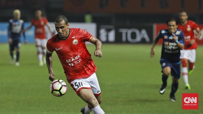 Pelatih Persija Jakarta Stefano 'Teco' Cugurra berjanji akan bertindak profesional dan menolak main mata dengan Bhayangkara FC.