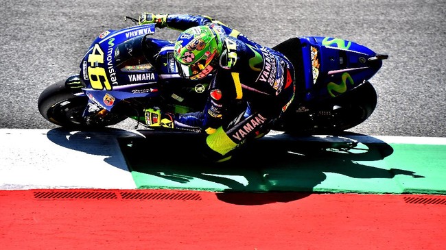 Valentino Rossi mengaku bingung mengapa motor Yamaha miliknya tak bisa tampil kompetitif di sesi latihan bebas dan kualifikasi di GP Jerman.