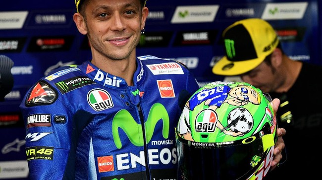 Desainer helm Valentino Rossi, Aldo Drudi menyebut The Doctor selalu bersemangat saat berdiskusi mengenai desain helm yang bakal digunakannya.