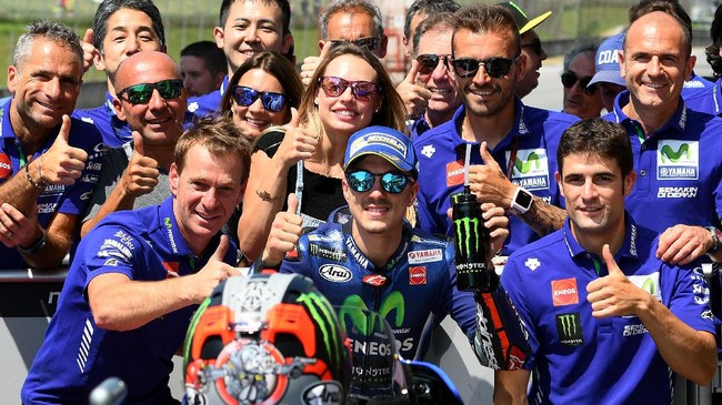 Maverick Vinales tak mau banyak ambil risiko untuk mengejar Andrea Dovizioso setelah ia menyadari Rossi dan Marquez tertinggal di belakang.