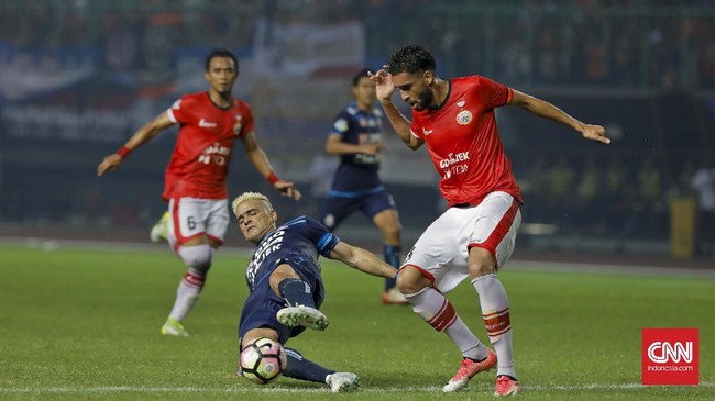 Pelatih Arema FC Joko Susilo meyebut Persija Jakarta beruntung bisa mencuri satu poin di Stadion Kanjuruhan, Malang, Minggu (24/9).