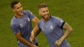 Hormati Masjid di Abu Dhabi, Bintang Real Madrid Pakai Gamis
