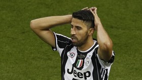Tangis Buffon di Timnas Italia Bikin Khedira Terenyuh