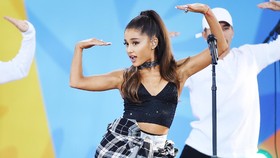 Usai Berduka atas Mac Miller, Ariana Grande Tampil di Publik
