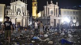 Duka Ganda Juventini di Turin Niat Juventini menyambut kemenangan tim sepak bola favorit mereka di Turin, Italia, berubah bencana ketika ledakan terjadi di tempat 'nobar' usai kekalahan.