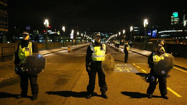 Pihak kepolisian London mengumumkan ada enam korban jiwa dari insiden London Bridge, sementara tiga tersangka telah ditembak mati.