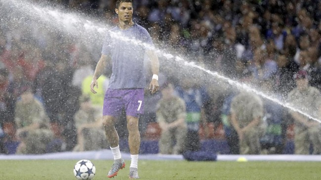 Cristiano Ronaldo dijadwalkan menghadiri sidang pembuka di Pengadilan Tinggi di Pozuelo de Alarcon, Madrid, Senin (31/7) siang waktu setempat.