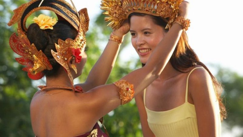 Pemerintah Provinsi Bali menargetkan 200 ribu wisatawan mancanegara (wisman) akan berkunjung ke acara Pesta Kesenian Bali (PKB) 2017.