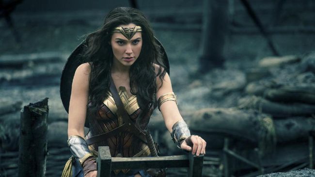 Wonder Woman 1984 belum rilis di bioskop, namun sutradara Petty Jenkins mengaku sudah punya cerita sekuelnya alias film ketiga.