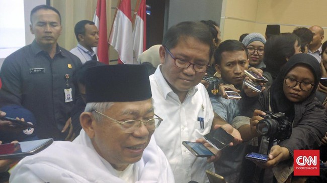 Wacana Menteri Komunikasi dan Informatika Rudiantara menghentikan layanan media sosial menjadi langkah terakhir diambil jika tak ada perubahan dari Facebook Cs.