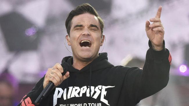 Dalam wawancara dengan media, Robbie Williams mengungkapkan dirinya menderita kecemasan, depresi, 'demam' panggung dan masalah berat badan.