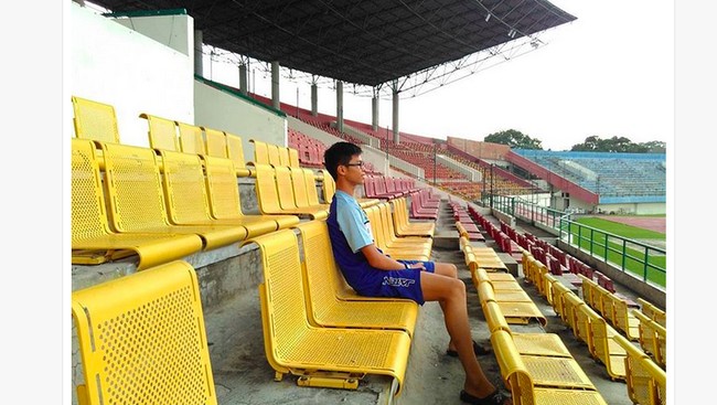 Meski fisiknya tak sempurna, Saputra Figo tak minder. Malah dia meraih banyak prestasi sebagai atlet atletik. Ini kisahnya.