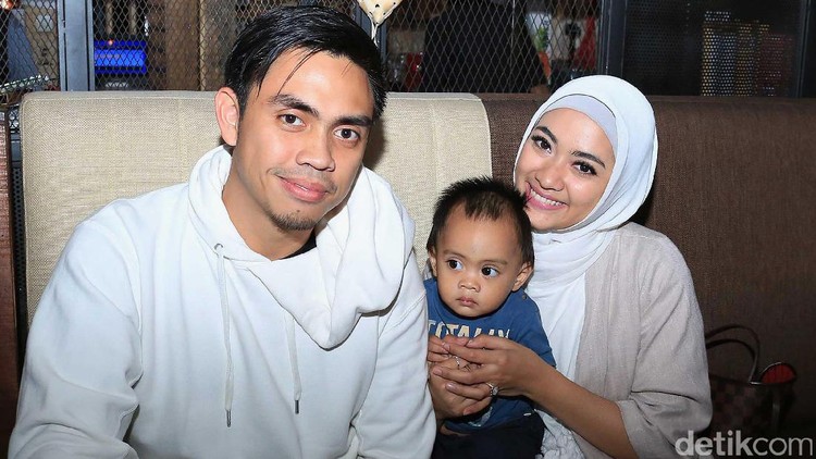 Setelah jadi suami istri, gimana sih sosok sang suami, Ditto di mata Ayudia Bing Slamet?