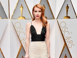 Emma Roberts Perang Instagram dengan Ibunya Usai Tak Sengaja Ungkap Hamil