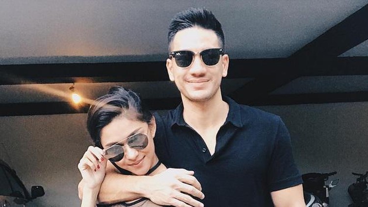 Kemesraan Nana Mirdad dan Andrew White dari instagram.