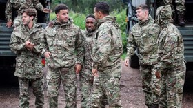 Timnas Inggris Latihan Ala Militer Jelang Lawan Skotlandia