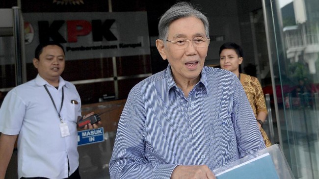 Mantan Menko Perekonomian Kwik Kian Gie memberi semua keterangannya secara tertulis ke KPK terkait Sjamsul Nuraslim dalam kasus dugaan korupsi SKL BLBI.