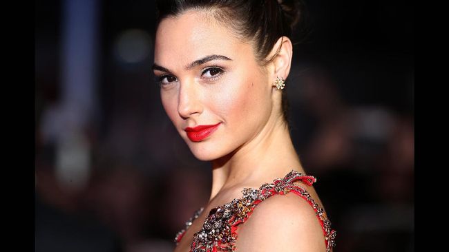 Gal Gadot baru-baru ini berbagi kebiasaan yang ia jalani sehari-hari agar tetap sehat. Apa saja?