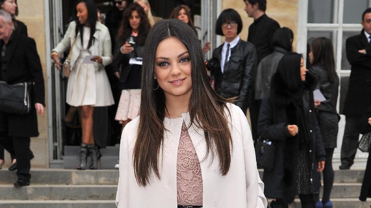 Nggak cuma di film Bad Moms Mila Kunis merasakan 'struggle' menjadi ibu. Tapi, di kehidupan sehari-harinya juga, Bun.