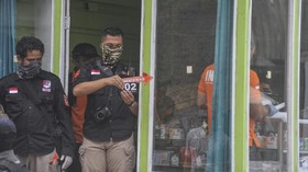 Densus Sita Alat Militer di Rumah Guru Ngaji Pelaku Bom