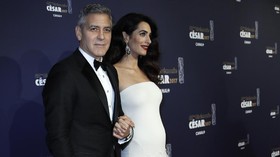 Amal Clooney Bersalin di Kamar Rp141 Juta Semalam