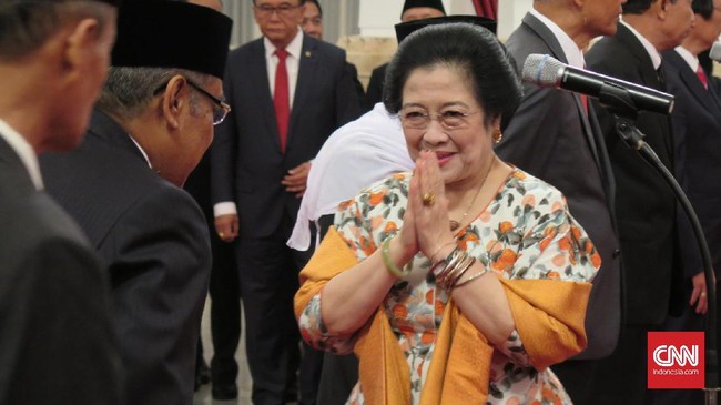 Sebelum menghadiri Kongres Diaspora hari ini, Megawati Soekarnoputri diketahui ikut makan malam bersama dengan Barack Obama di rumah Eddy Kusnadi Sariaatmadja.