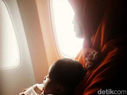 Yang Perlu Bunda Tahu Kalau Mau Ajak si Kecil Mudik Naik Pesawat