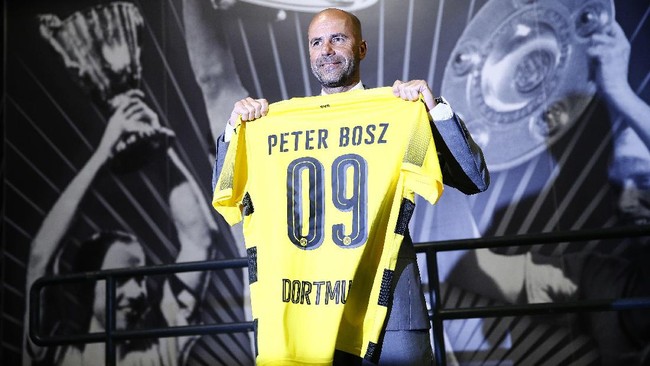 Pelatih Borussia Dortmund Peter Bosz justru menyebut sang juara bertahan Liga Champions tidak layak difavoritkan menjadi juara musim ini.