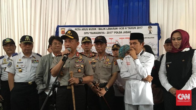 Polri bersama TNI akan mendirikan sejumlah posko terpadu di pintu tol Brebes Timur. Di posko tersebut akan disediakan berbagai kebutuhan pemudik.