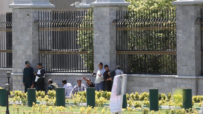 Insiden di gedung parlemen dan makam Ayatollah Khomeini merupakan serangan teror pertama di Iran sejak 2008 lalu.