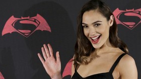 Gal Gadot Bantah Mundur dari 'Wonder Woman'