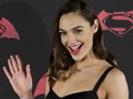 Gal Gadot dan Penelope Cruz Bakal Umumkan Piala Golden Globes