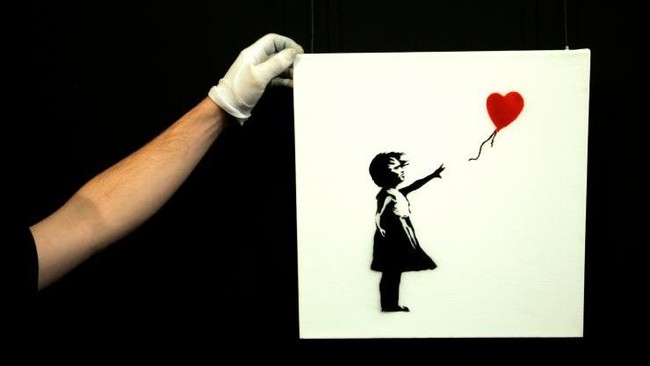 Seorang pria dijatuhi hukuman penjara 13 bulan karena mencuri lukisan 'Girl with Balloon' karya seniman Banksy.