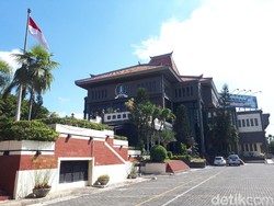 Prediksi Raihan Kursi DPRD Jatim: Gerindra-Golkar Naik, PDIP-Demokrat Turun