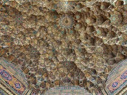 Muqarnas, Keajaiban Arsitektur Iran yang Bikin Bangunan Terasa dari Dunia Lain