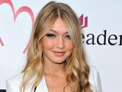 Gigi Hadid Menangis Rayakan Ulang Tahun di Rumah saat Karantina