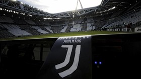 Kostum Baru Juventus Bergaya 1940an
