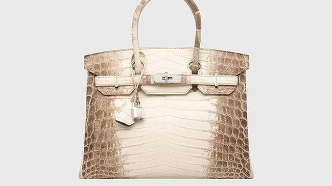 Sebuah tas Hermes Himalaya Niloticus crocodile Birkin 30 terjual dalam pelelangan di Hong Kong dengan harga lebih dari Rp5 miliar dalam waktu 15 menit.
