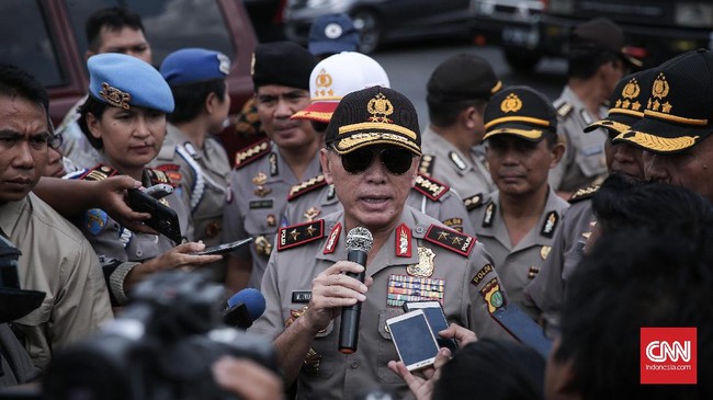 Kapolri memutasi sejumlah pejabat. Kapolda Metro Jaya Irjen M Iriawan dimutasi menjadi asisten Kapolri bidang operasi, posisinya digantikan Irjen Idham Azis.