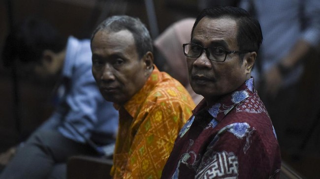 Eks pejabat Kementerian Dalam Negeri Irman dan Sugiharto dihadirkan sebagai saksi dalam sidang lanjutan terdakwa korupsi proyek pengadaan e-KTP, Setya Novanto.