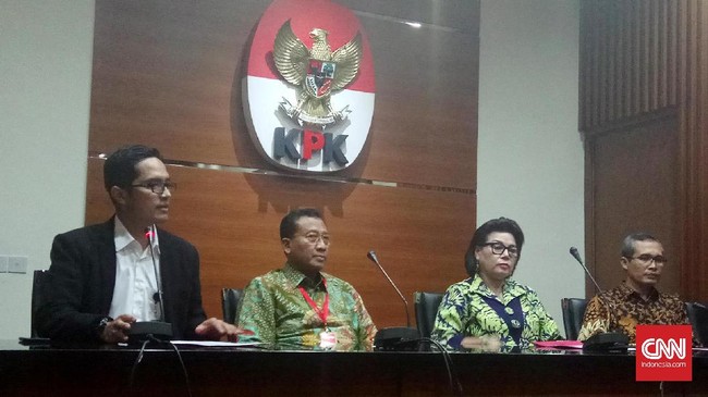 Merujuk PP Nomor 53 tahun 2010 tentang Disiplin Pegawai Negeri Sipil, Kejagung tak akan langsung memecat Kasi III Intel Kejaksaan Tinggi Bengkulu Parlin Purba.