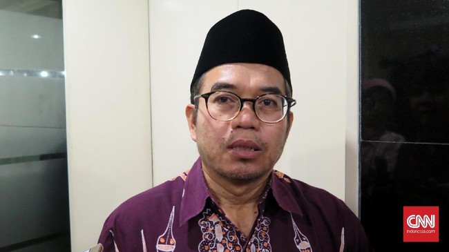 Yudi Latif telah menyerahkan surat pengunduran dirinya sebagai Kepala BPIP kepada Presiden Joko Widodo, Jumat (8/6) ini.