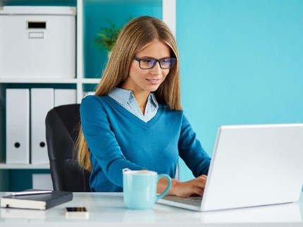 Bunda Kembali Kerja di Kantor? Berikut 7 Hal yang Harus Diperhatikan